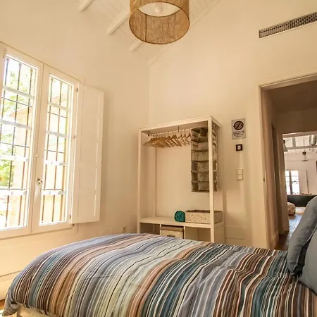 Regionalista 1919: Seaside Retreat With Heated Pool