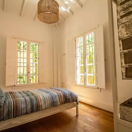 Regionalista 1919: Seaside Retreat With Heated Pool Villa Malaga