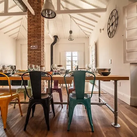 Villa Regionalista 1919: Seaside Retreat With Heated Pool Malaga